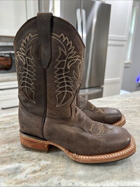 Soto kids cowboy brown like new boots size 1